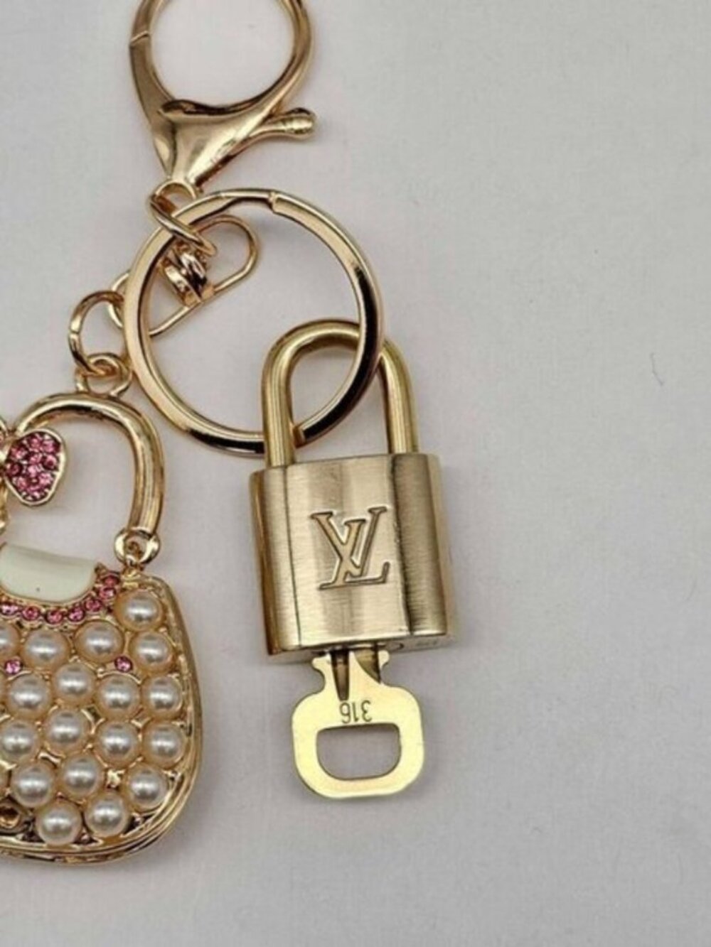 Louis Vuitton Authentic Gold Padlock 🔑 Key + Stylish Bag Unbranded Charm - Picture 7 of 7